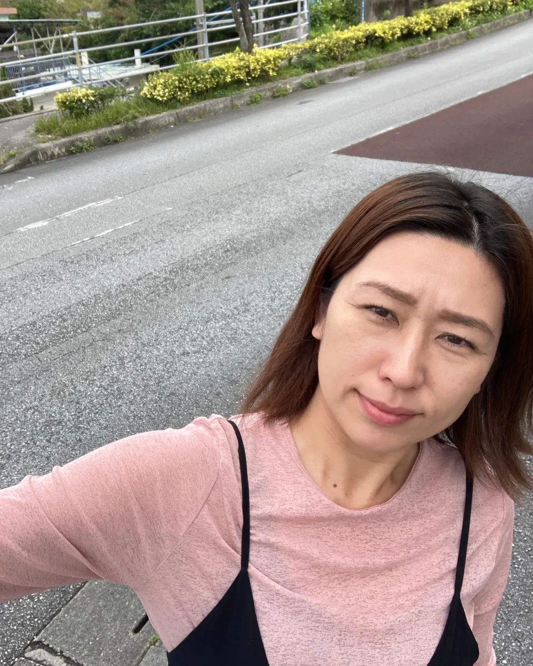 地域の現場を確認する又吉あいか